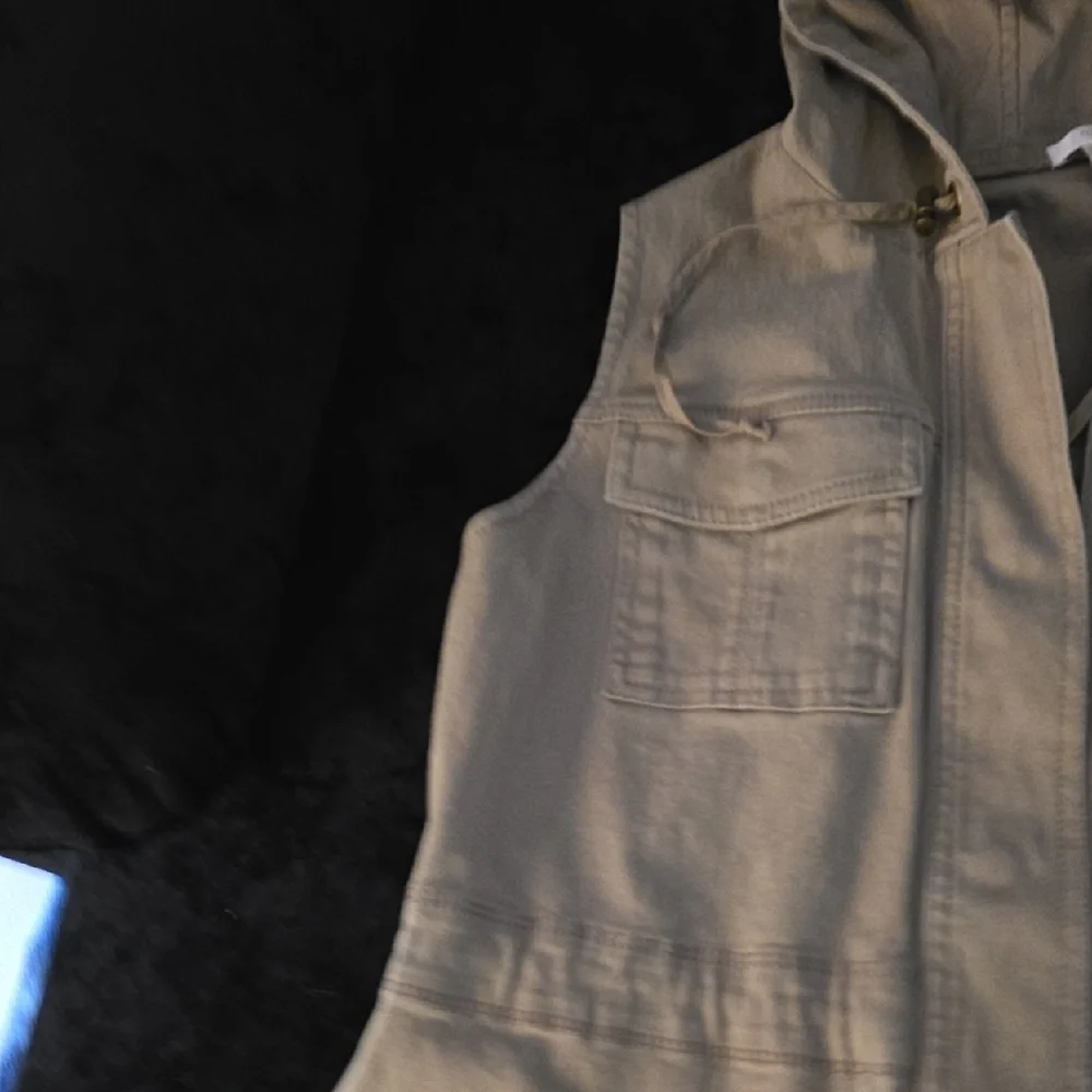 Matty M Beige Hooded Vest - Picture 4 of 11